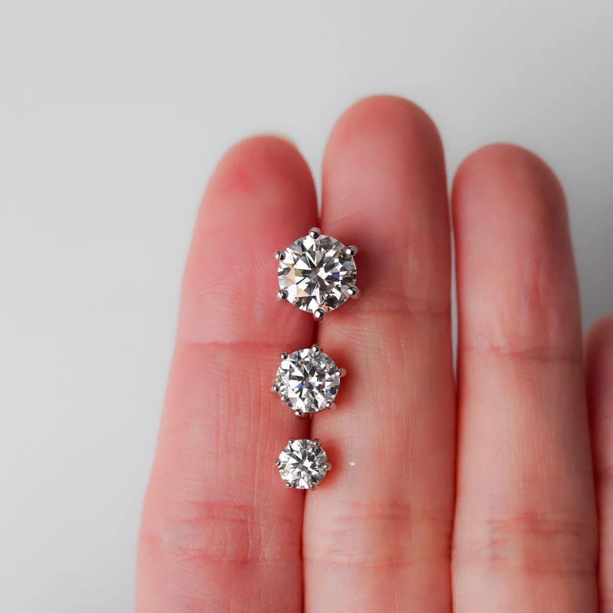 Brinco Solitário 6 Garras Moissanite