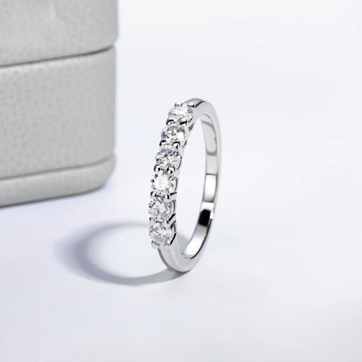 Meia Aliança Bellamour Moissanite