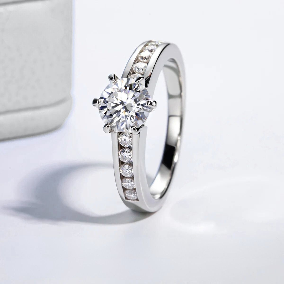 Anel Geneviève Moissanite