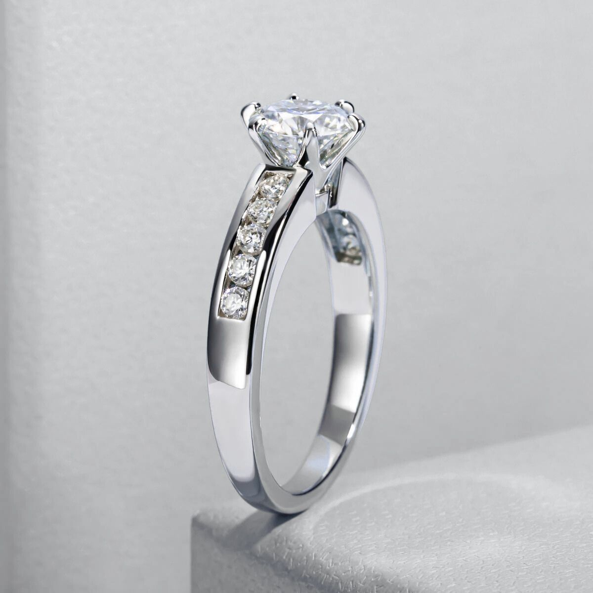 Anel Geneviève Moissanite