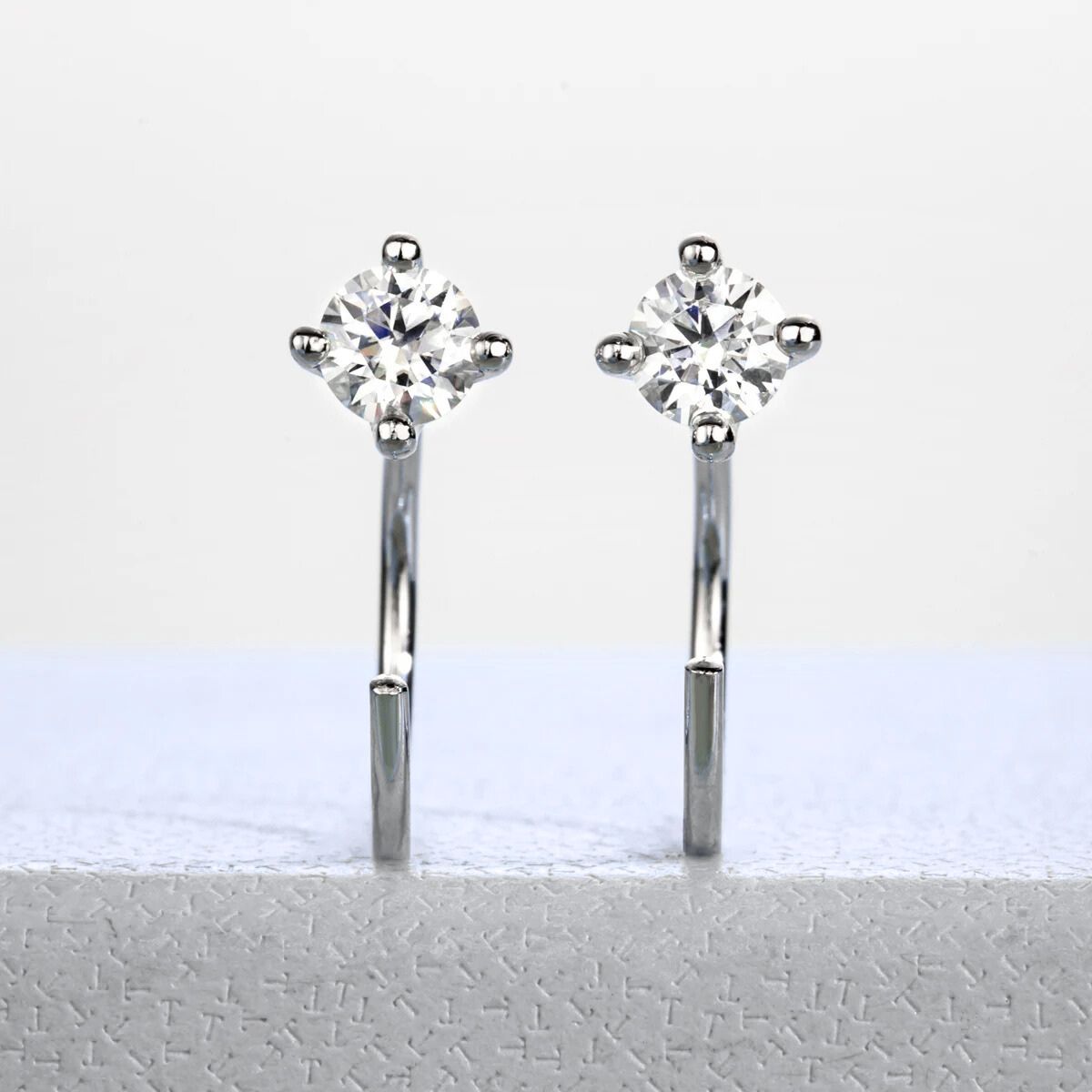 Brinco Lunaris Moissanite