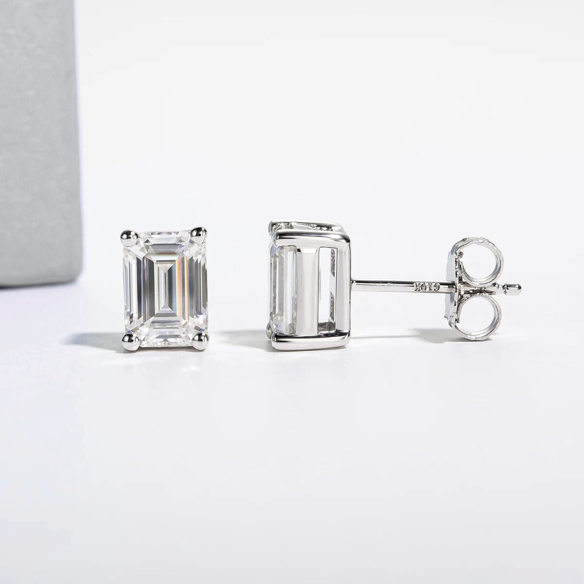 Brinco Essenza Moissanite