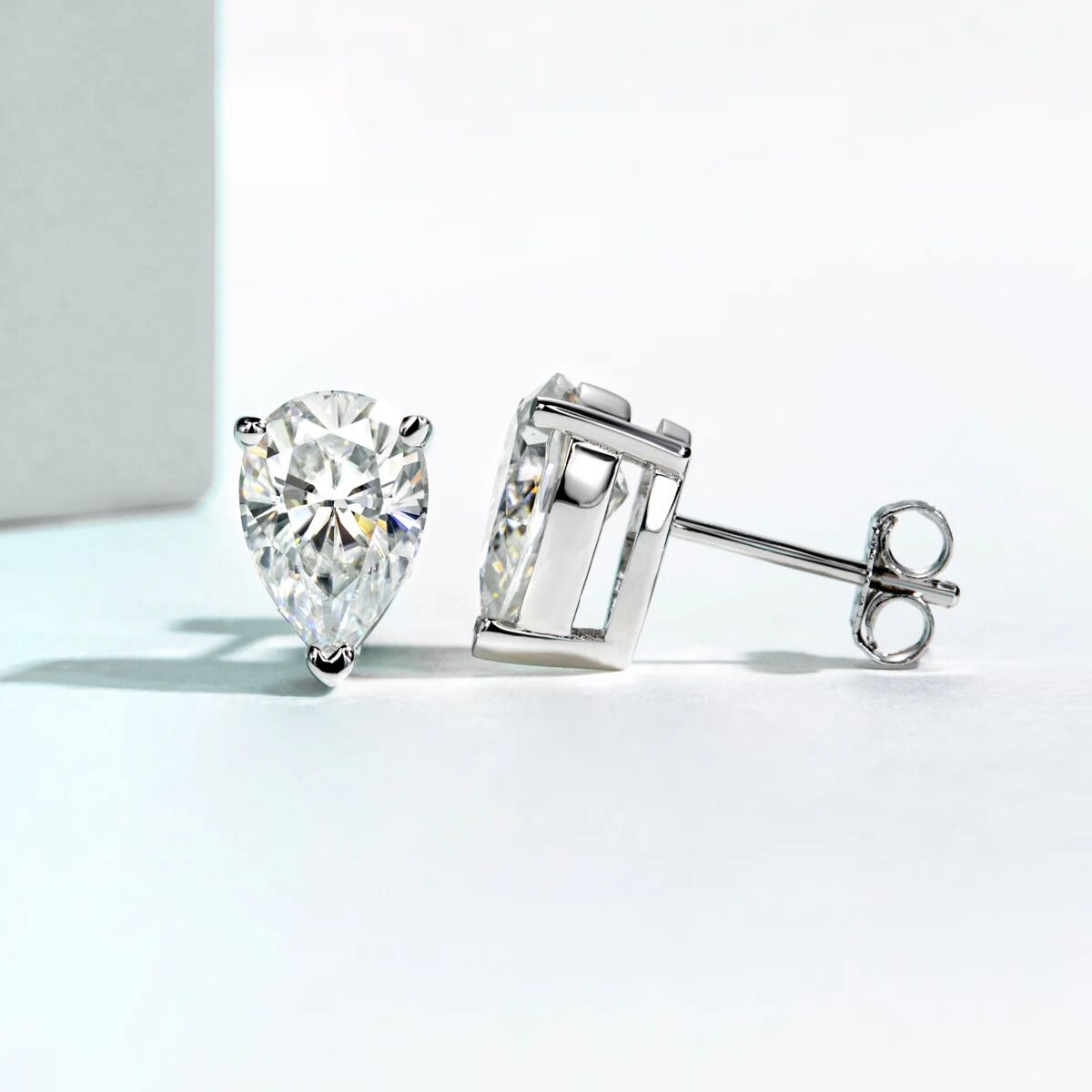 Brinco Pear Moissanite