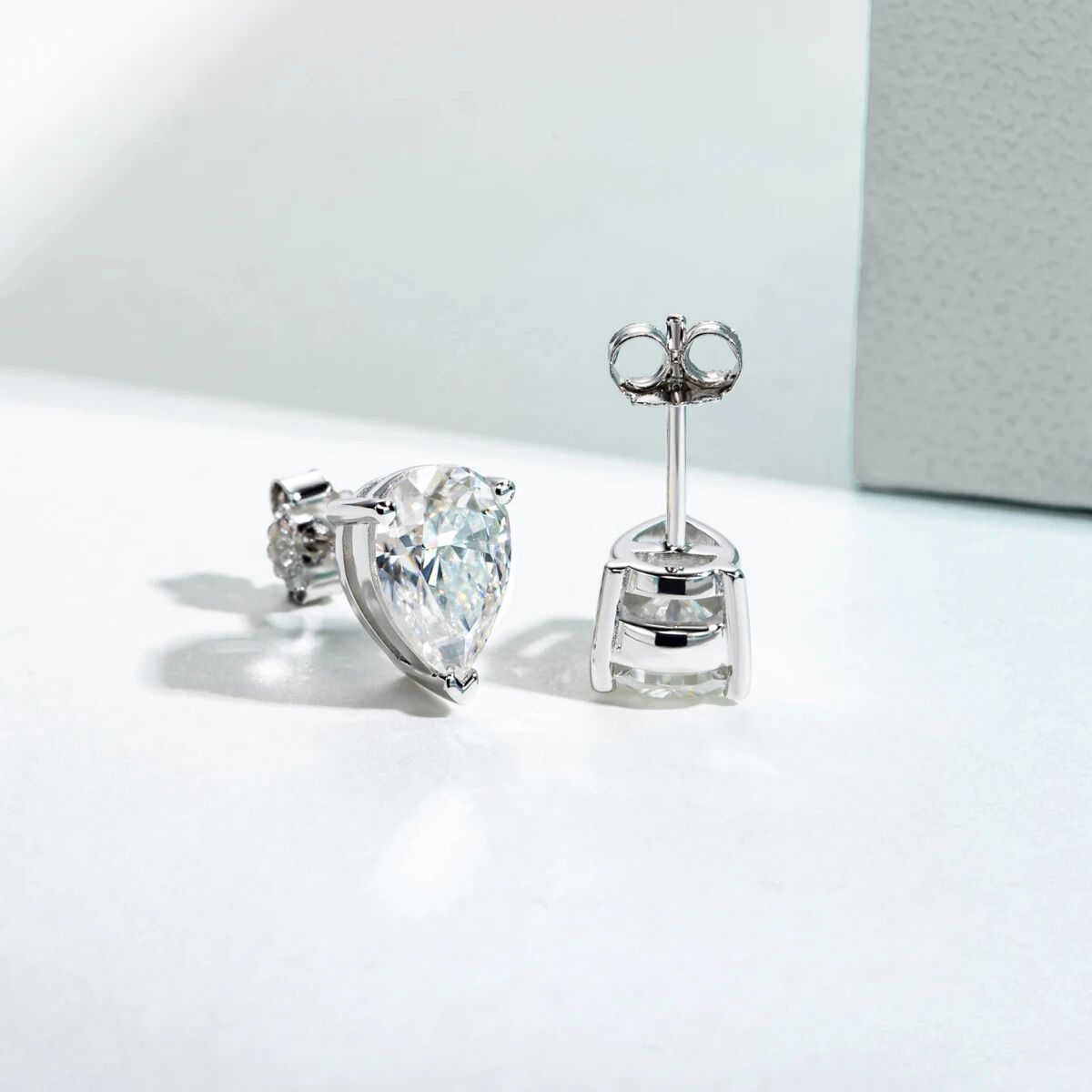 Brinco Pear Moissanite