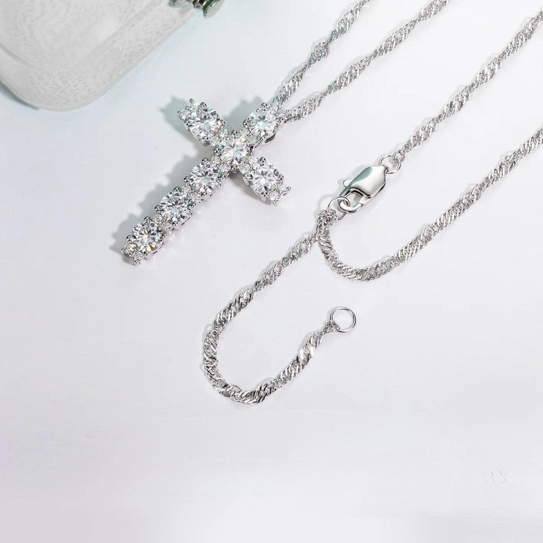 Colar Cruz Sagrada Moissanite