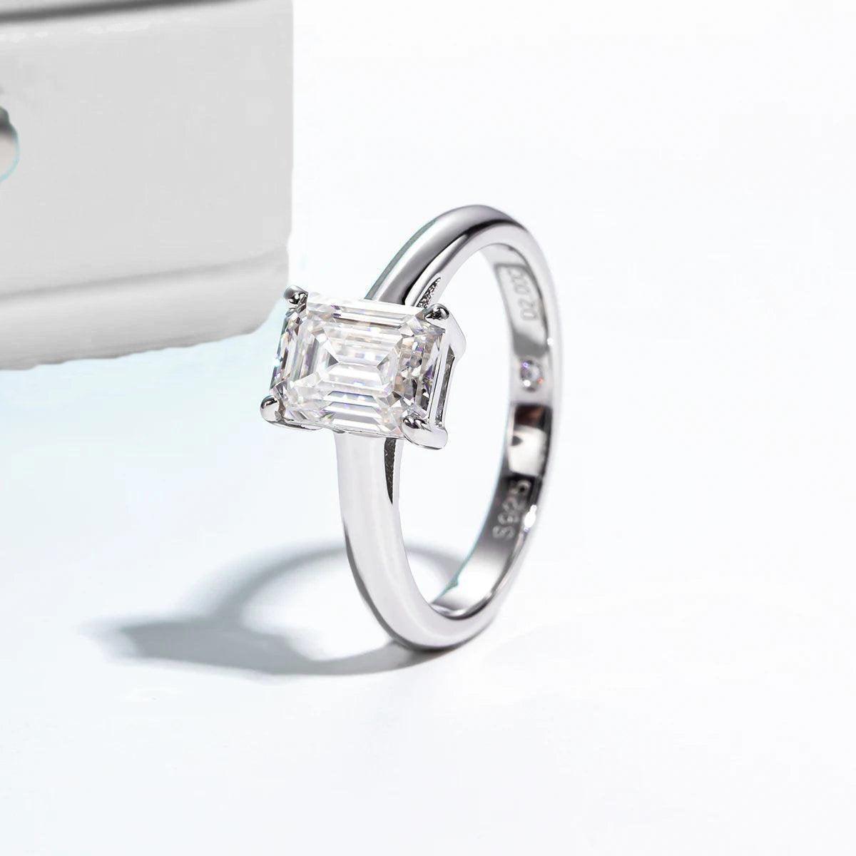 Solitário Monarque Esmeralda Moissanite