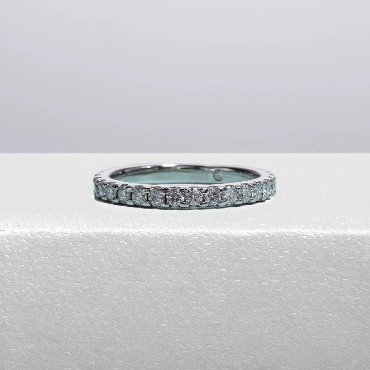 Meia Aliança Brilliance Moissanite