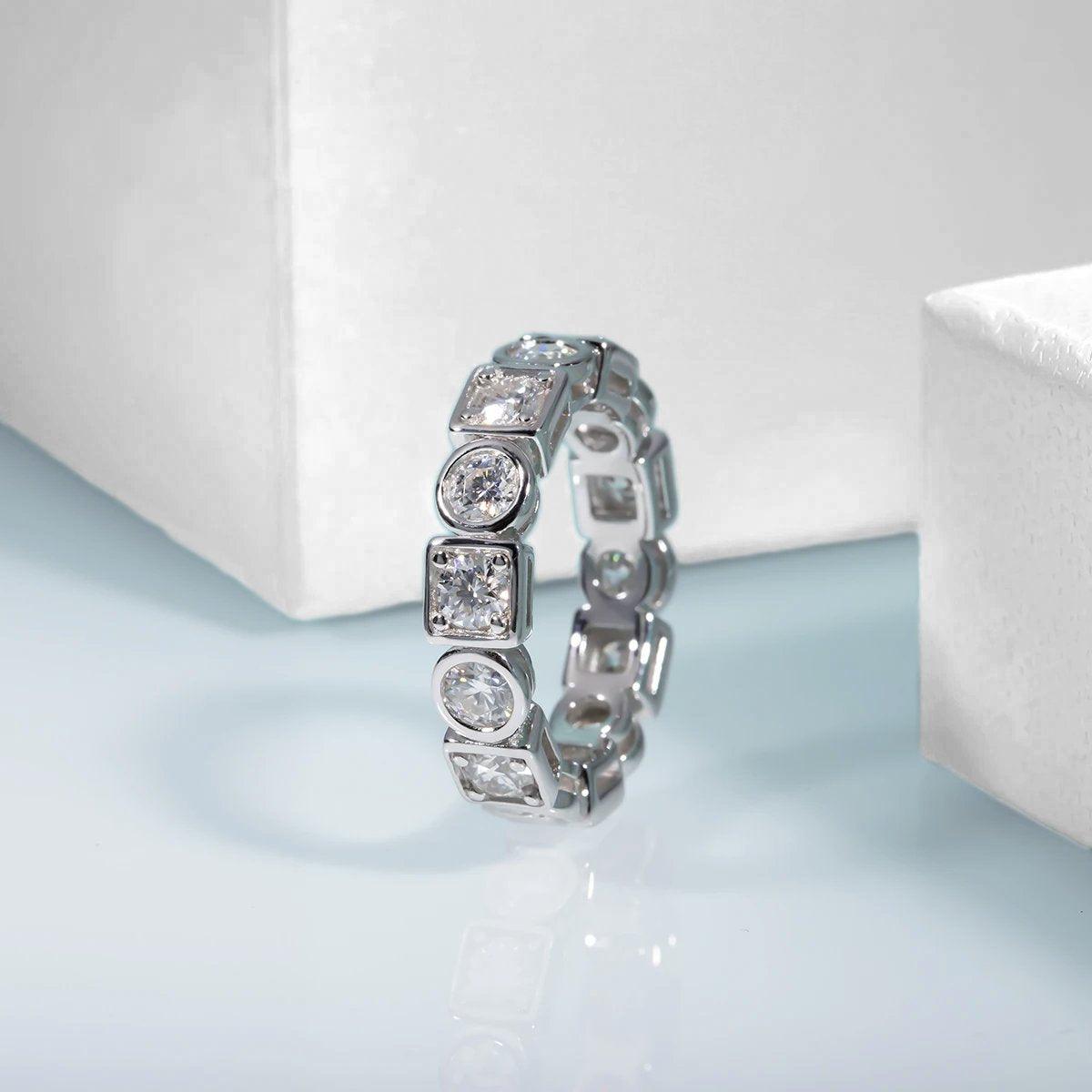 Aliança Soberana Moissanite