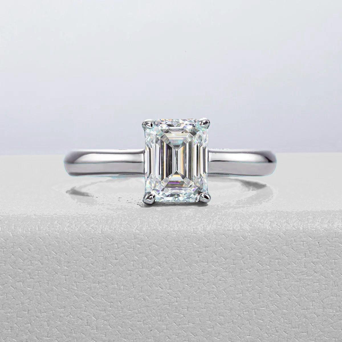 Solitário Monarque Esmeralda Moissanite