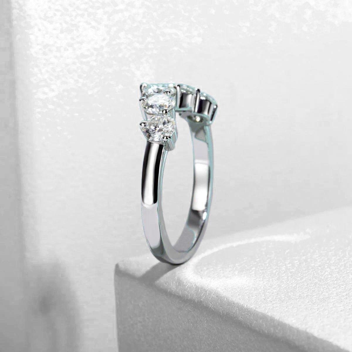 Meia Aliança Aurora Moissanite