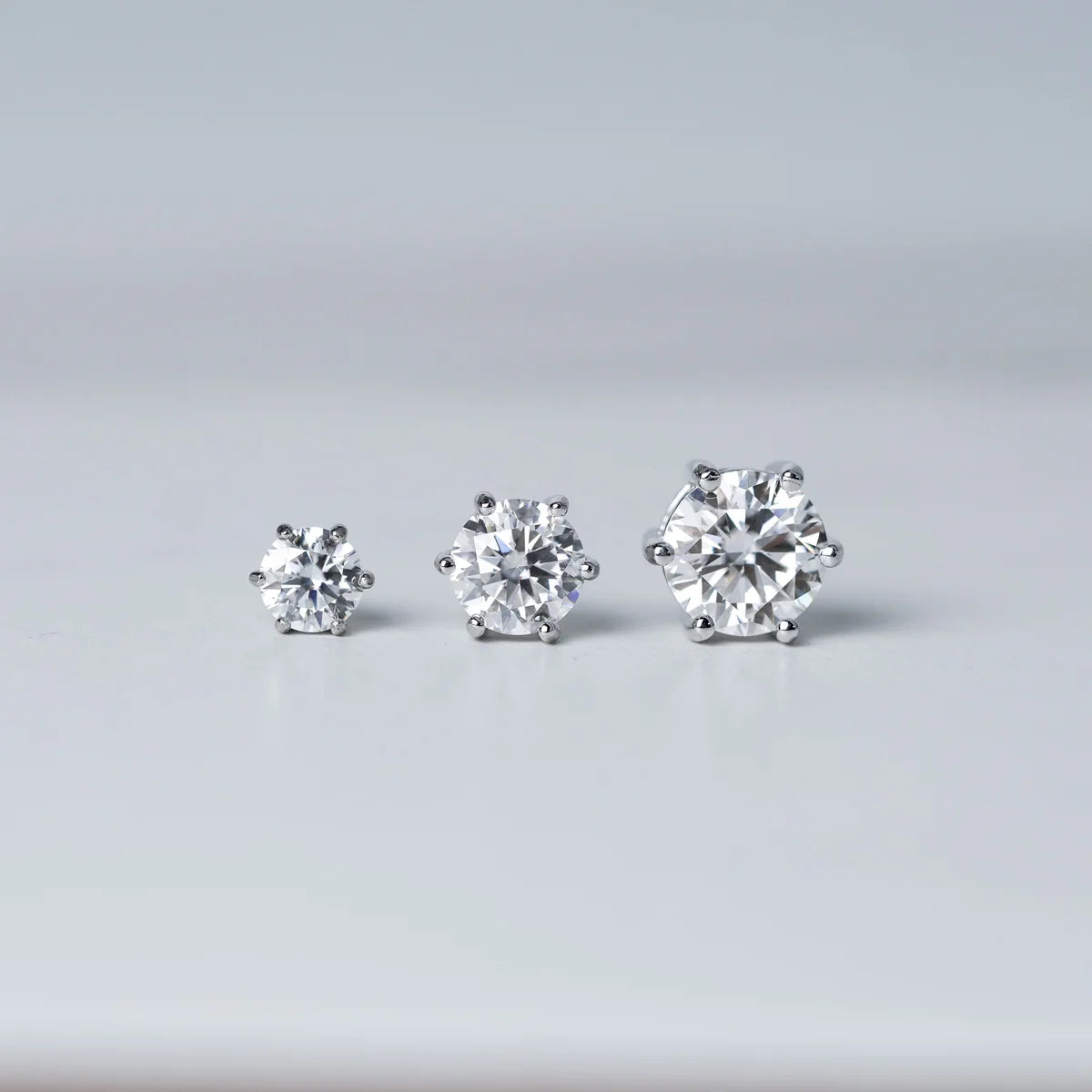 Brinco Solitário 6 Garras Moissanite